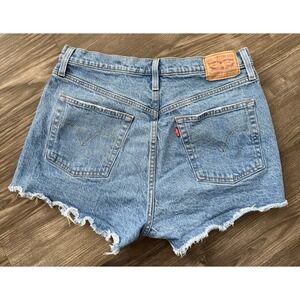 Women's 501 Levi's Original Fit High Rise 31 13 Cut Off Shorts Medium Wash Denim